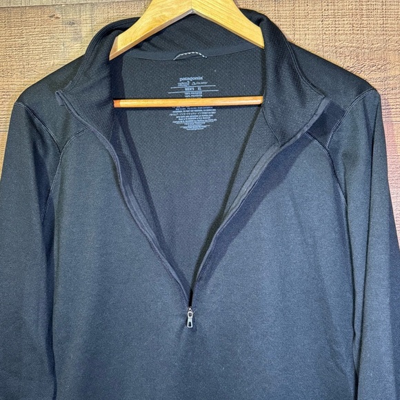 Patagonia Black Quarter-Zip Men's Sweatshirt - Picture 8 of 9
